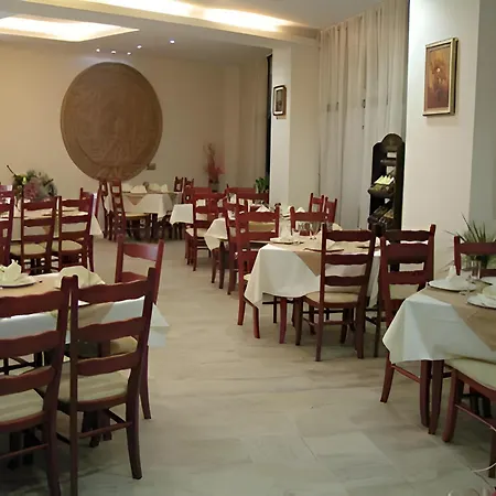 فندق Dafovska 3*